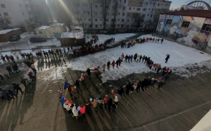 Manifestare de proporții dedicată Unirii Principatelor Române, la Bacău. Sute de copii, prinși în horă