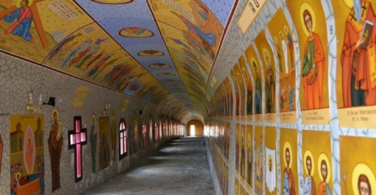 Tunelul cu 365 de sfinţi de la Straja a devenit o adevărată atracţie turistică