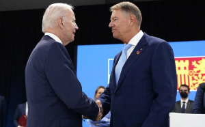 Preşedintele Biden îl va primi pe Klaus Iohannis la Casa Albă. Cei doi lideri vor sărbători cea de-a 20-a aniversare a României ca membru NATO