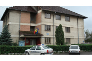  Un pensionar cherchelit a rănit o fată pe trecerea de pietoni, apoi a fugit