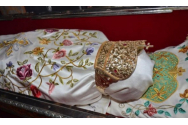 Mitropolia amână împodobirea raclei Sfintei Parascheva