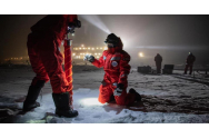  Motivul pentru care o româncă a fost dată jos dintr-un avion. Pasagera, un cunoscut oceanograf, a refuzat să poarte mască