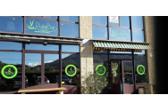 Românul care a avrut să arunce în aer un bar din Italia a fost prins. Bomba era fabricată din două butelii mici și o canistră cu benzină