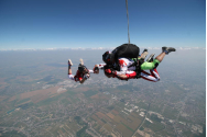A AVUT ZILE! Un australian de 91 de ani a supraviețuit unui accident de parașutism