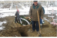 Bătrână de 90 de ani, la un pas să fie îngropată de vie. Cum de s-a întors femeia din morți