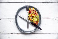 O nouă dietă - postul intermitent. Cui îi este interzis