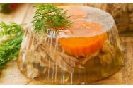 FOTO/VIDEO - Cum se prepară piftia de porc