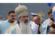 Lui IPS Teodosie nu-i pasă de carantină. De Crăciun, a oficiat slujba fără mască