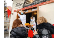 De Crăciun, 15 familii din Iași au primit câte o casă 