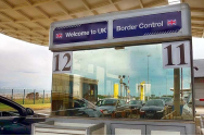 Ministerul Afacerilor Externe explică taxa de 55 de euro plătită de români din Marea Britanie pentru cererile de viză de muncă
