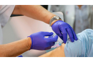 Doze suficiente de vaccin, însă lipsesc seringile!