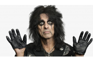 La împlinirea a 73 de ani, Alice Cooper a lansat piesa ''Social Debris''. Single-ul va fi distribuit  gratuit