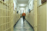 Pedofilul devenit „erou al muncii” mai rămâne un an după gratii