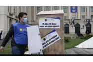 Polițiștii au ieșit cu WC-urile în stradă