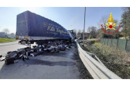 Sute de sticle de vin de lux, „pierdute”de un șofer român la o manevră cu TIR-ul. Paguba depășește 30.000 de euro