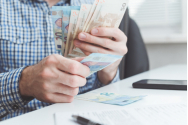 Știre bombă pentru românii cu credite bancare