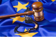 Un hoţ ieşean contestă veridicitatea mandatului european de arestare!