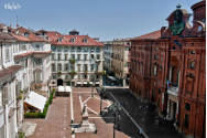Turiști jefuiți de doi români, la Torino