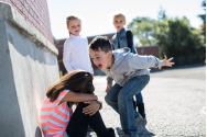 Bullying-ul a ajuns la cote alarmante.Unu din cinci elevi din România se simte exclus din comunitatea şcolii