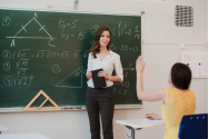O profesoara a manipulat un elev pentru a întreţine relaţii intime