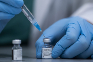 Avertisment pentru cei vaccinați cu Pfizer-BioNTech și Moderna.  Poate genera afecțiuni cardiace grave