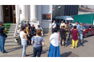 Protest spontan în fața Operei. Angajații au ieșit în stradă, nemulțumiți de revenirea în funcție a fostului manager Beatrice Rancea