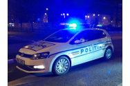 Sinucidere stranie la Roman. Un bărbat și-a tras un glonț în cap, în mașina sa