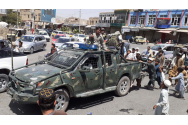 Talibanii au intrat în Kabul, SUA își evacuează oamenii cu elicopterele