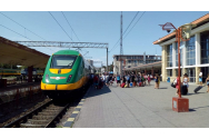 CFR suplimentează trenurile spre litoral. Compania susține că face ”eforturi susţinute” pentru menţinerea în circulaţie a tuturor trenurilor dotate cu instalaţii de climatizare