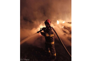 Incendiu puternic la un depozit de furaje din comuna Bogdăniţa