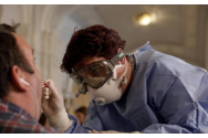Unui bărbat i s-a scurs lichid cefalorahidian din nas timp de 9 luni după un test pentru SARS-CoV-2