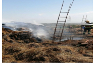 Arde depozitul de furaje de la Hadâmbu