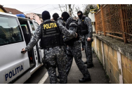 Trei persoane, dintre care două femei, reţinute într-un dosar de proxenetism