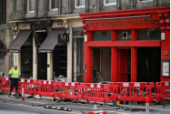Masa la care J.K. Rowling a scis Harry Potter a fost salvată dintr-un incendiu devastator