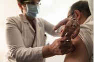 Ieșenii iau cu asalt centrele de vaccinare