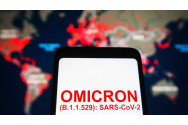Care sunt simptomele provocate de varianta Omicron. Medic: Sunt neobișnuite, dar moderate