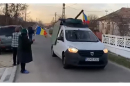 Tunul făcut din cazanul de țuică, senzație la parada de 1 Decembrie, într-o comună din Olt