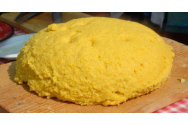 Câte minute se fierbe mălaiul în apă pentru mămăligă, de fapt. Secretul să iasă delicioasă