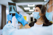 Tuberculoza face, anual, mii de victime la Iași