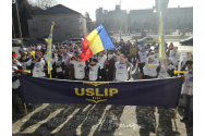  Învăţătorii şi educatorii, pe picior de grevă