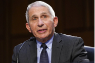 Dr. Anthony Fauci, consilierul medical șef al președintelui Joe Biden, acuzat de moartea a milioane de oameni