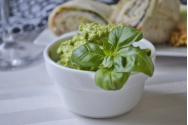 Mic dejun delicios - Cremă de avocado cu brânză de vaci