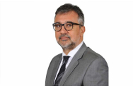 Ministrul Culturii se luptă pentru sediul Operei de la Iași. Este dispus să doarmă la ușa Primăriei