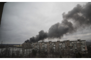 Mariupol, aflat sub asediu și bombardat de Rusia. Zelenski cere ajutorul SUA 
