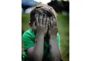 Poveste emoționantă: Sute de români s-au oferit să adopte un copil orfan sosit din Ucraina. „Nu am mamă, nu am tată, au murit, iar acum nu mai am nici țară”