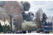 Arde fabrica de vopseluri din Miroslava