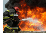 O femeie din Gemenea a ajuns la spital, după ce i-a loc foc casa