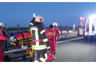 Un microbuz a lovit o casă pe DN 14, în Brateiu. Trei victime au ajuns la spital