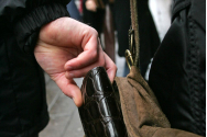 Cel mai bătrân hoţ de buzunare din Moldova scapă, încă o dată, de puşcărie