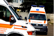 Trei copii au ajuns la spital în urma unui incendiu izbucnit într-un apartament